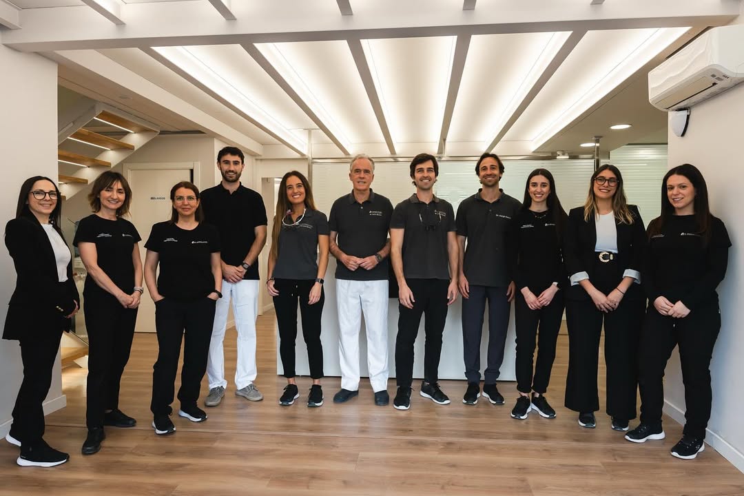 Detrás de cada revisión, blanqueamiento o tratamiento…¡hay un equipazo como este! 🦷 🫂 💕Dedica