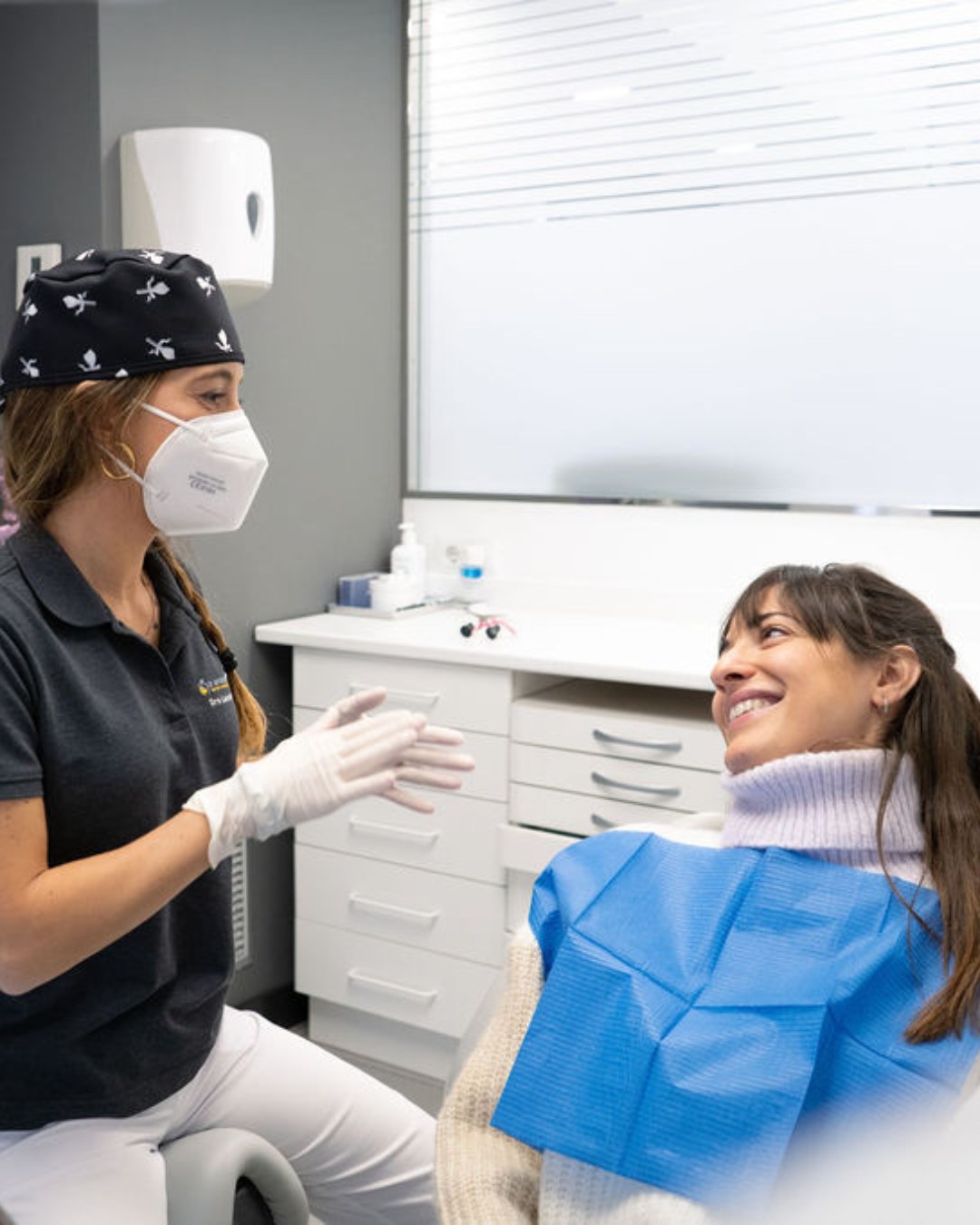 En Clínica Dental Doctor Moreno, la sonrisa de nuestros pacientes es nuestra mayor motivación 🧡